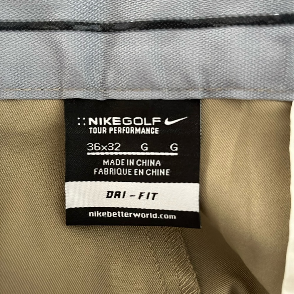 New without tags, never worn Nike Golf Pants.